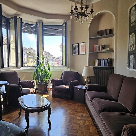 Homegallery - Elegante Appartamento Milanese Eksteriør billede