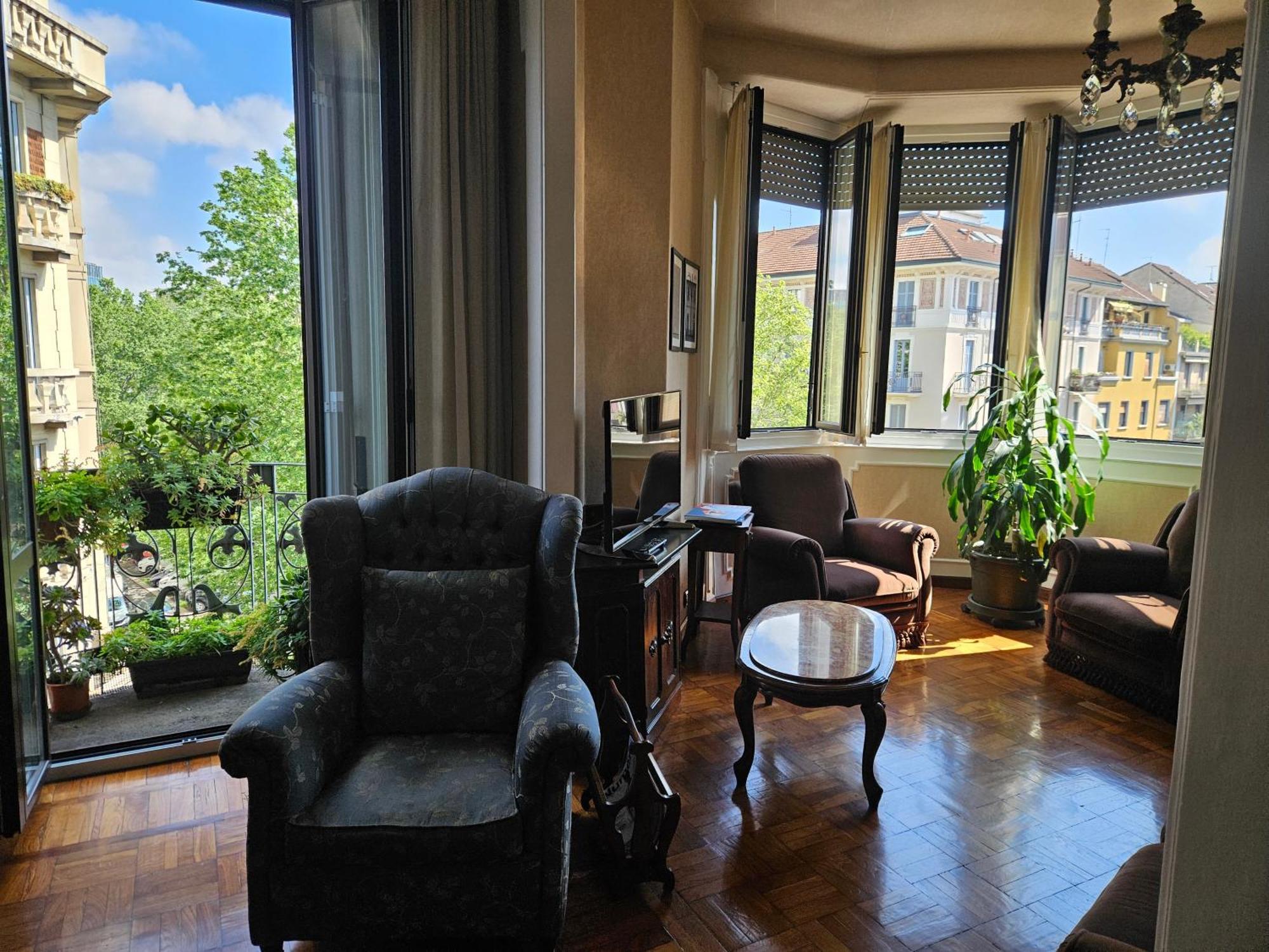 Homegallery - Elegante Appartamento Milanese Eksteriør billede